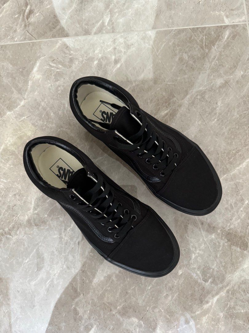 All black vans 2024 mens size 9