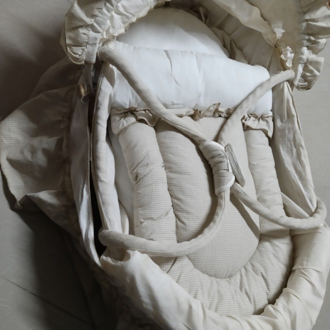 Baby Basinet (Category: Bed Guards) located in Cavite. Submitted by dimple082 (Listing ID 1283990242, Image 3). Description: in very good condition like new.