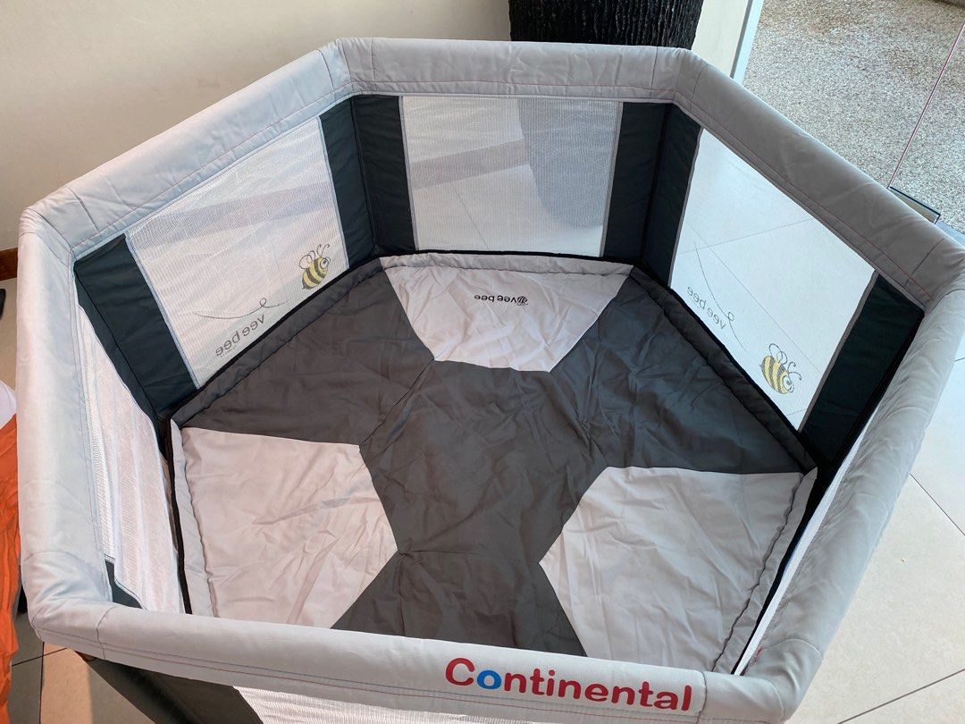Baby Playpen Vee Bee 6 sided play yard by Valcobaby