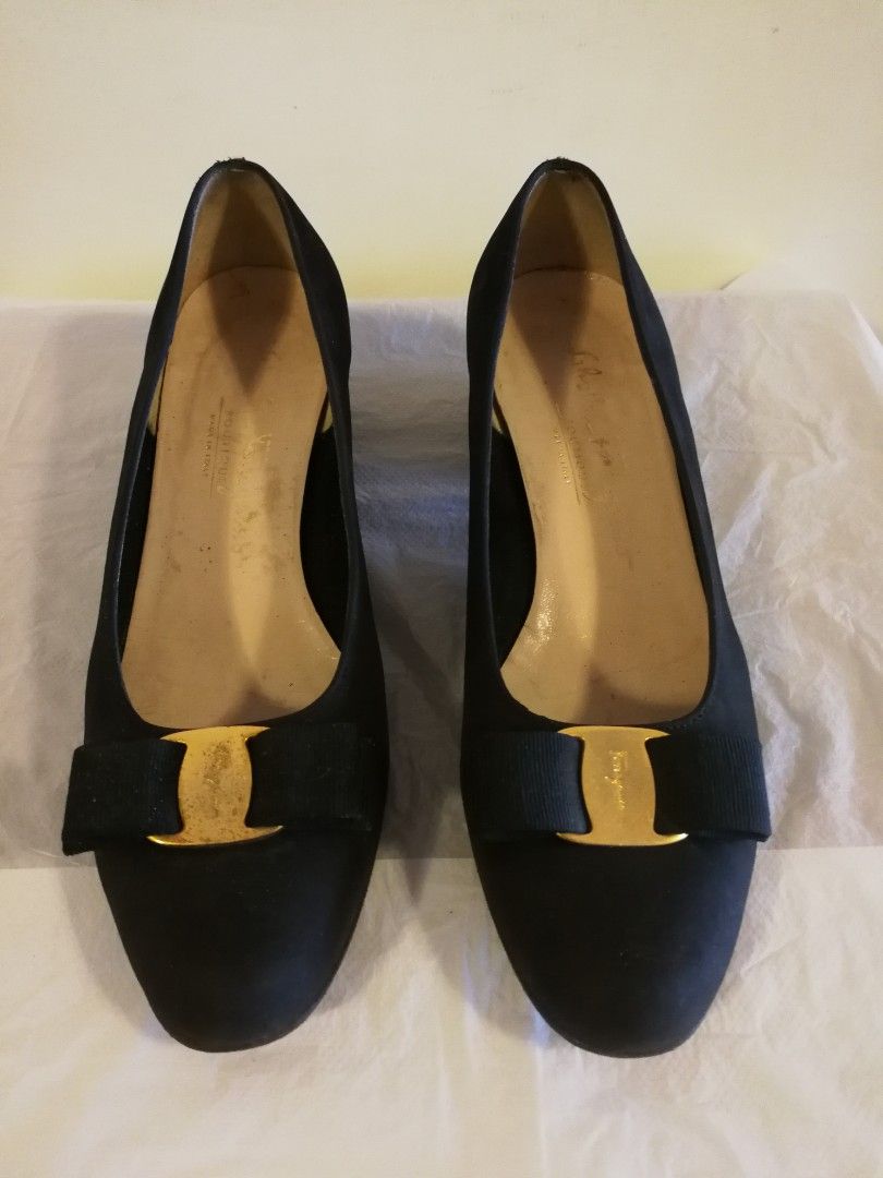 Second hand ferragamo shoes sale