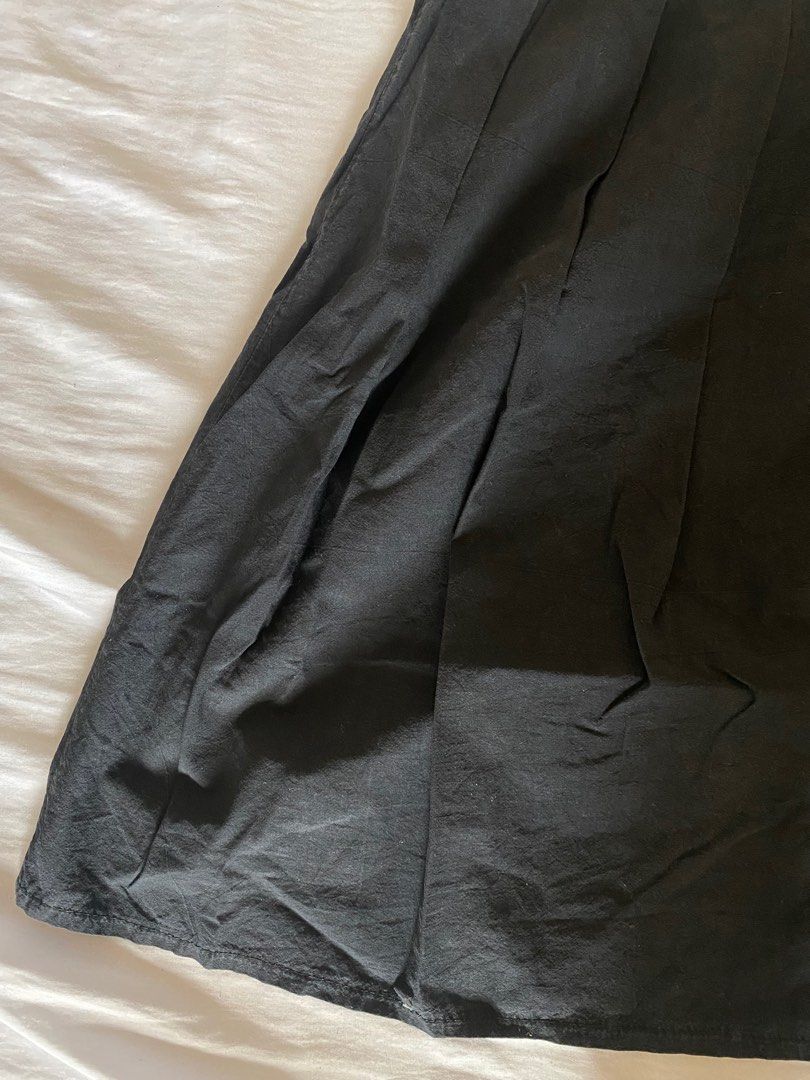 Black pleated midi skirt (Category: Skirts) located in Tagaytay City. Submitted by primaryph (Listing ID 1283974484, Image 2). Description: Pleated black skirt, just needs ironing. Very trendy. .