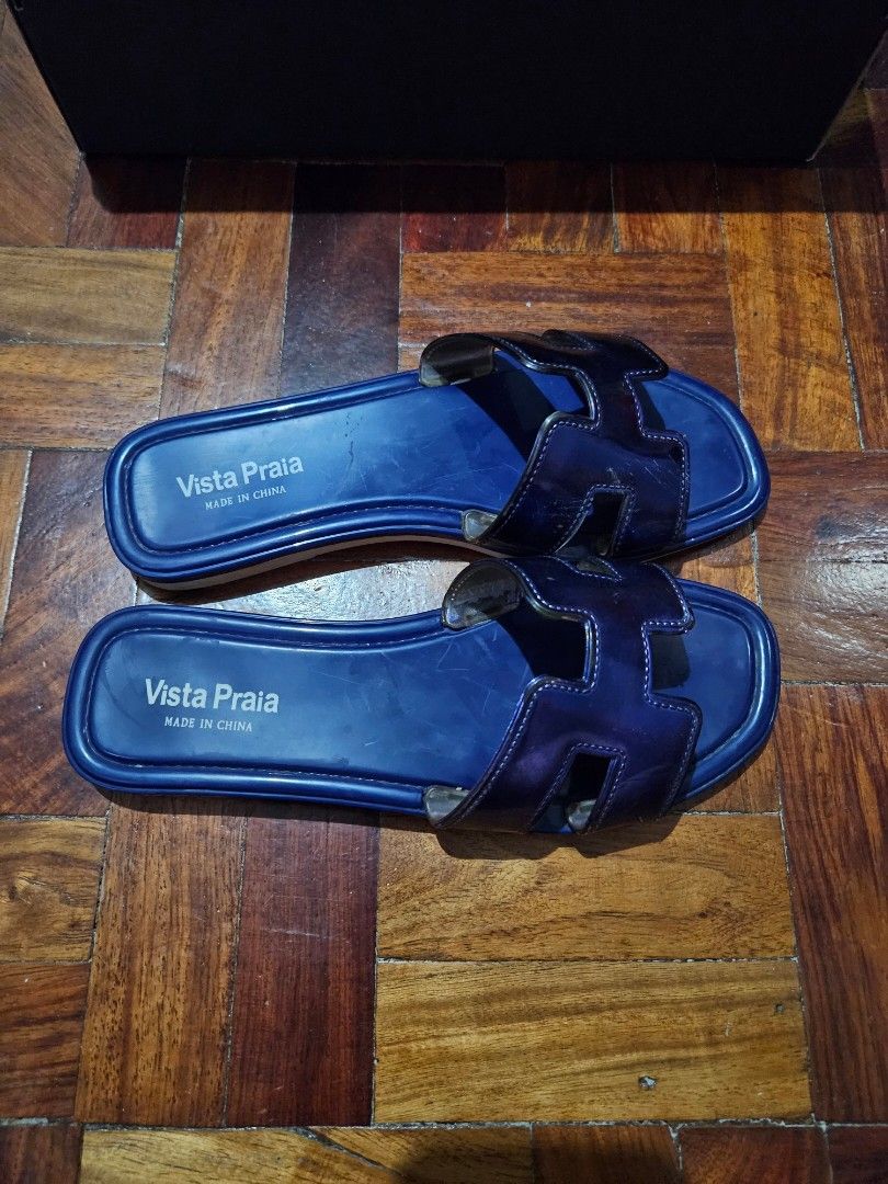 H slippers store