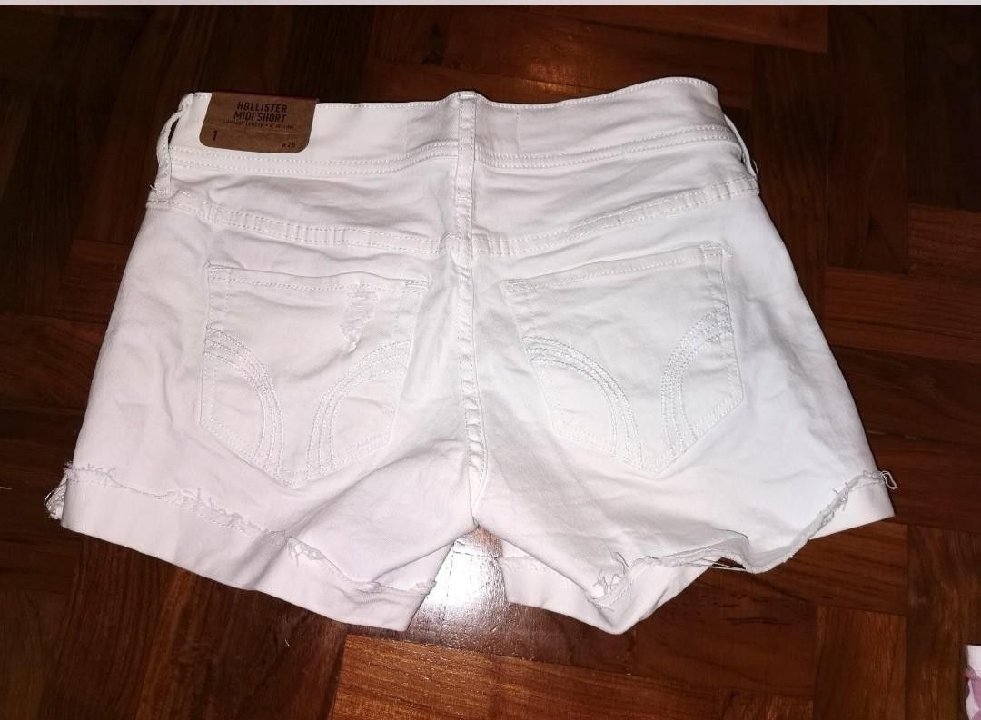 BNWT Hollister White Midi Denim Shorts Size 1 W25 Abercrombie Fitch Women s Fashion Bottoms Shorts on Carousell