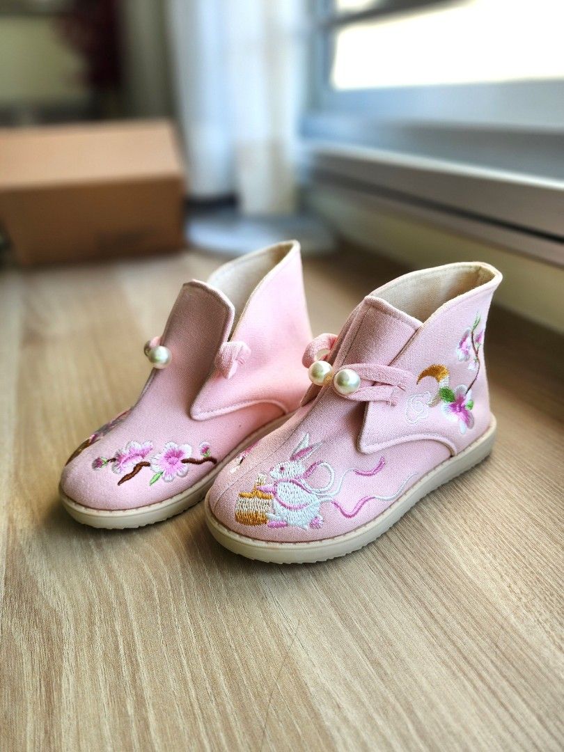 Girls new top shoes 219