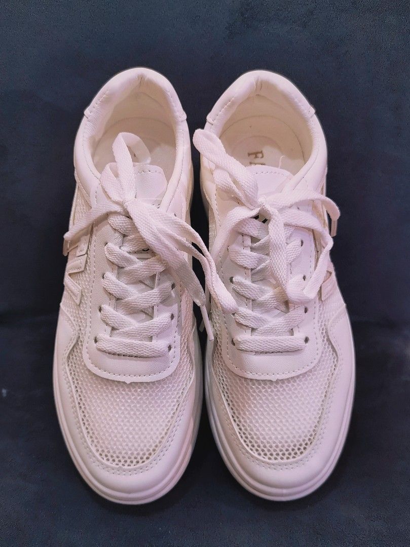 Girls white shoes size 3 online