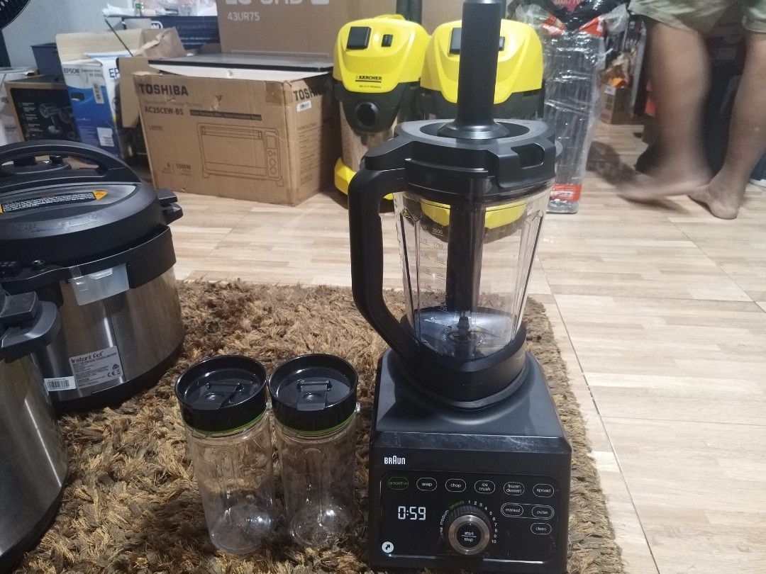 Braun Super Heavy Duty Power Blend (Category: Juicers, Blenders & Grinders) located in Taytay. Submitted by mikz_1303 (Listing ID 1284098971, Image 2). Description: Braun Super Heavy Duty Power Blend 📌 Australian Mall Pullout 📌 Use as Demo and Display Unit 📌 1 Pitcher and 2 Containers 📌Php 8,500 📌220V Pm me for more info....