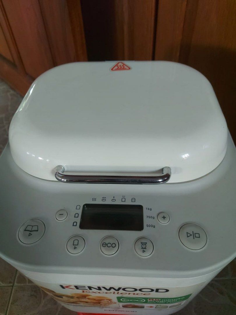 Bread maker (Category: Hand & Stand Mixers) located in Singapore. Submitted by rebelsyl (Listing ID 1283986055, Image 3). Description: Very good condition bread maker .