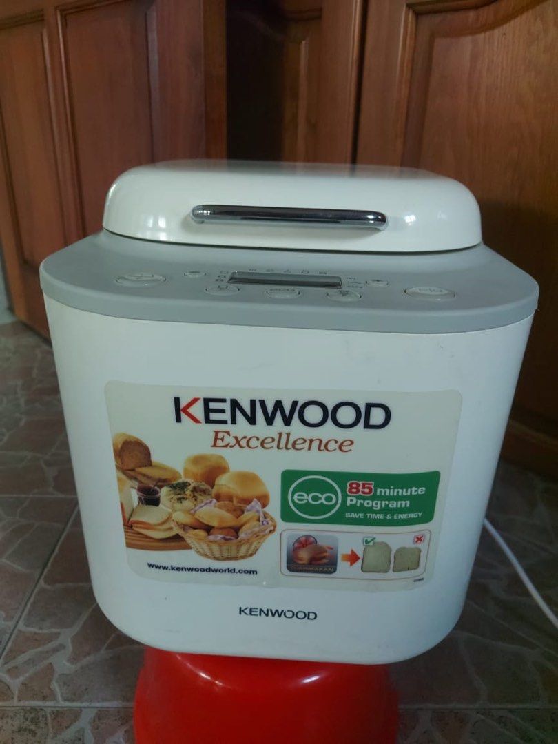 Bread maker (Category: Hand & Stand Mixers) located in Singapore. Submitted by rebelsyl (Listing ID 1283986055, Image 1). Description: Very good condition bread maker .