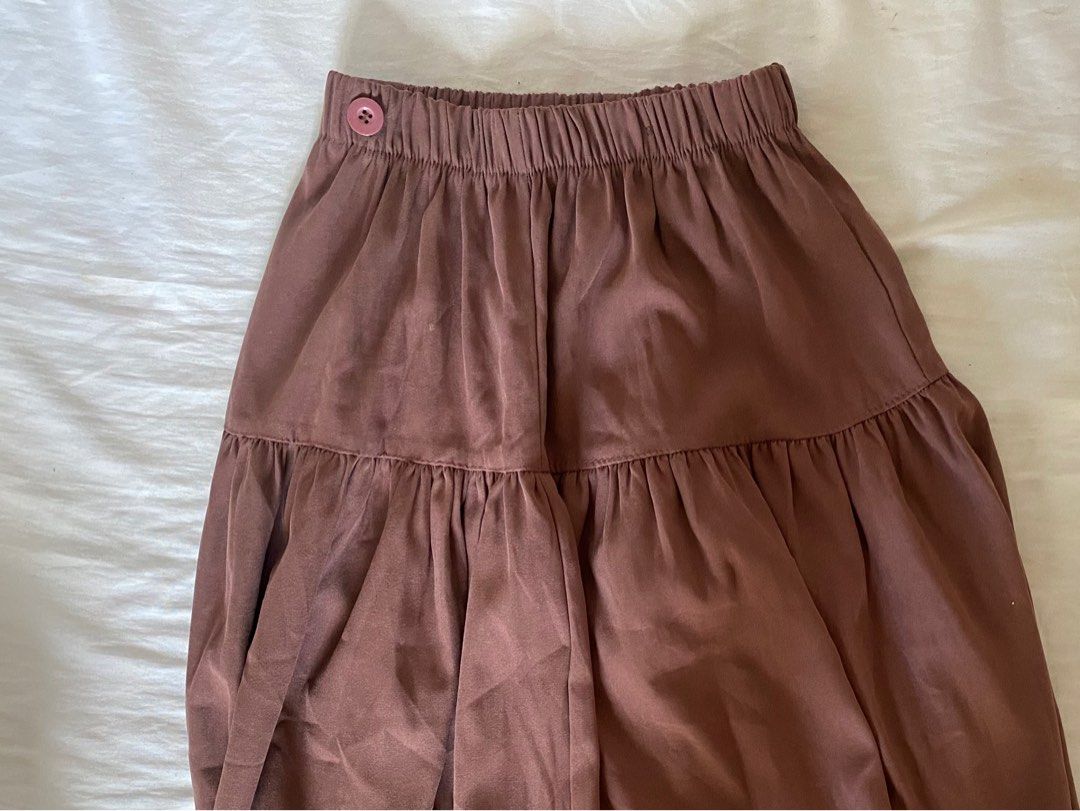 Brown fairy core maxi skirt (Category: Skirts) located in Tagaytay City. Submitted by primaryph (Listing ID 1283971116, Image 2). Description: .