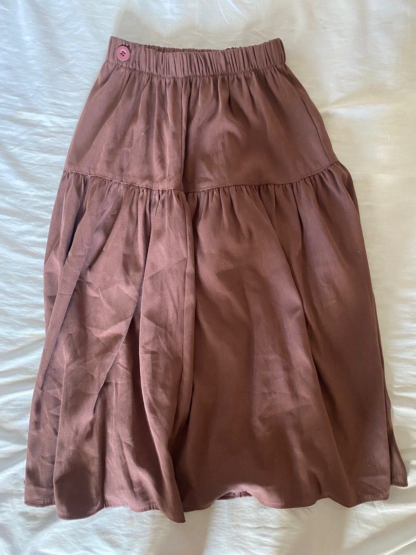 Brown fairy core maxi skirt (Category: Skirts) located in Tagaytay City. Submitted by primaryph (Listing ID 1283971116, Image 1). Description: .
