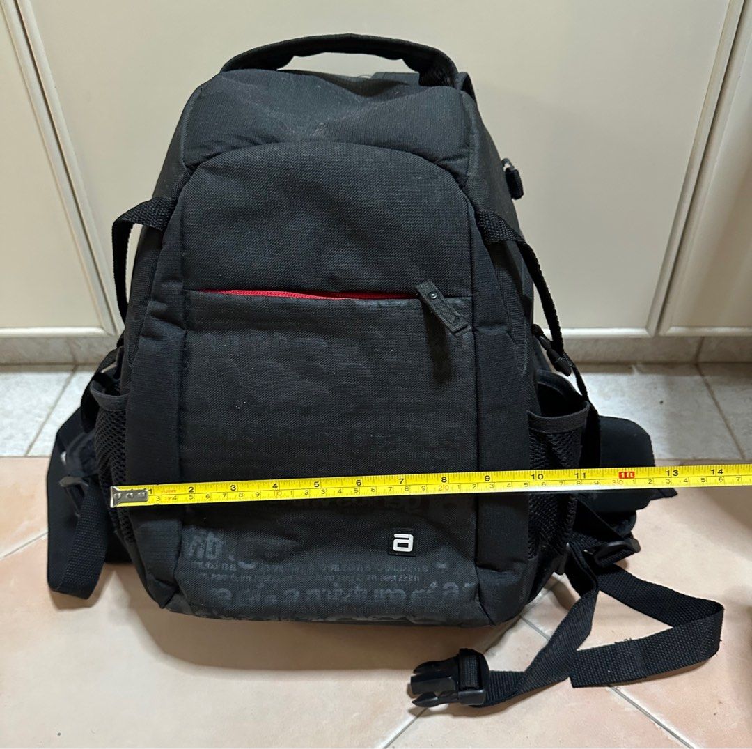 Camera Back Pack (Category: Camera Bags & Carriers) located in Singapore. Submitted by alberttheman (Listing ID 1284003632, Image 4). Description: What you see is what you get 😊..