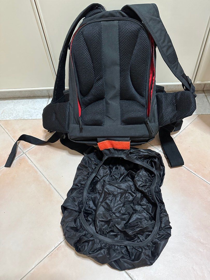 Camera Back Pack (Category: Camera Bags & Carriers) located in Singapore. Submitted by alberttheman (Listing ID 1284003632, Image 2). Description: What you see is what you get 😊..