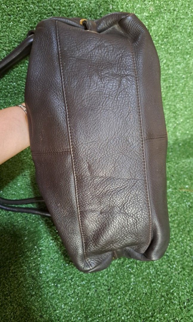 Cerruti (Category: Luxury Bags & Wallets) located in Batangas. Submitted by venus232nd (Listing ID 1284033803, Image 3). Description: good condition.