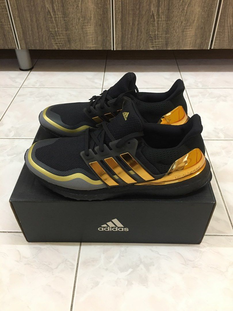 Ultraboost gold metal top