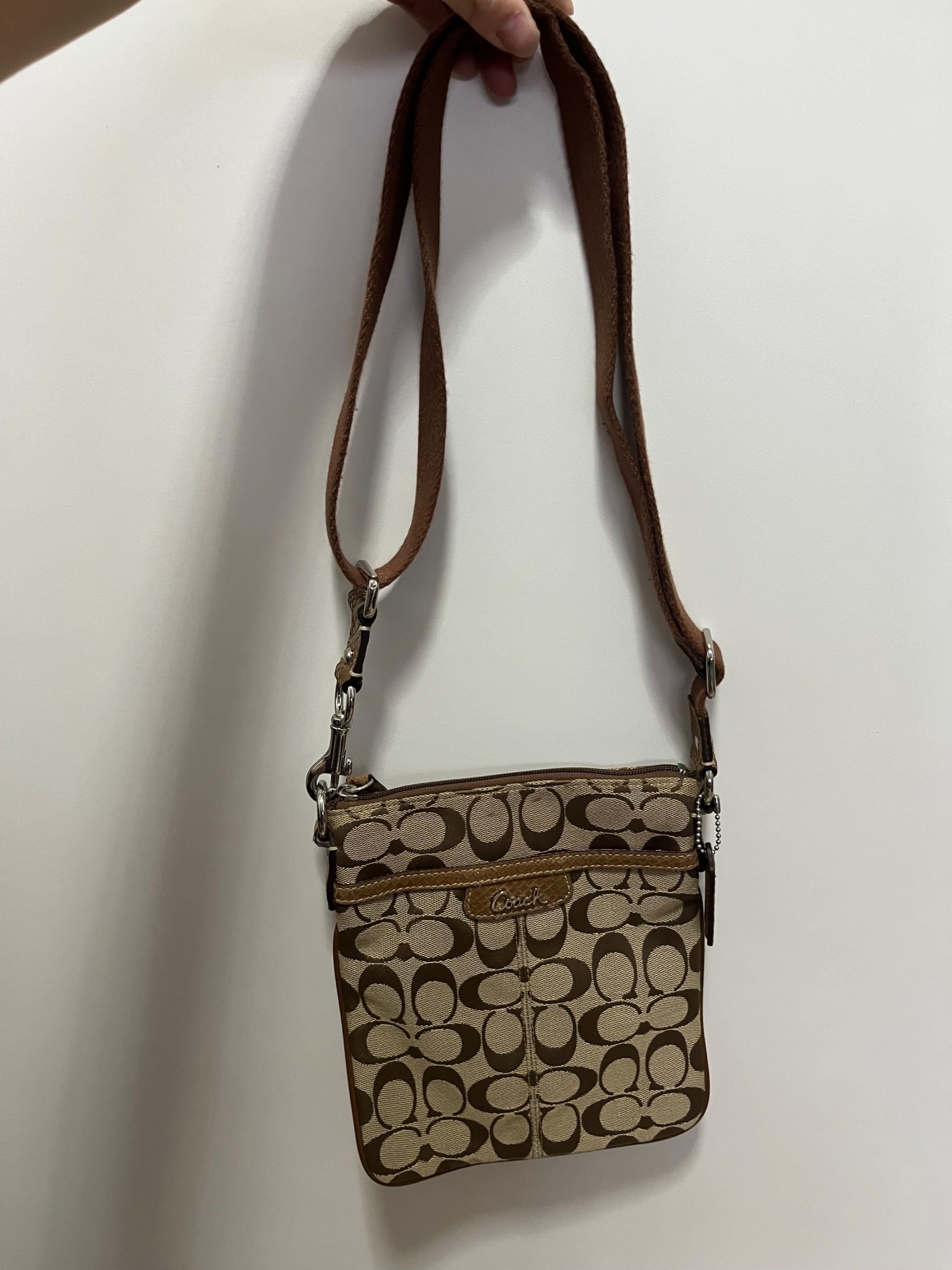 Coach classic sling bag 2025