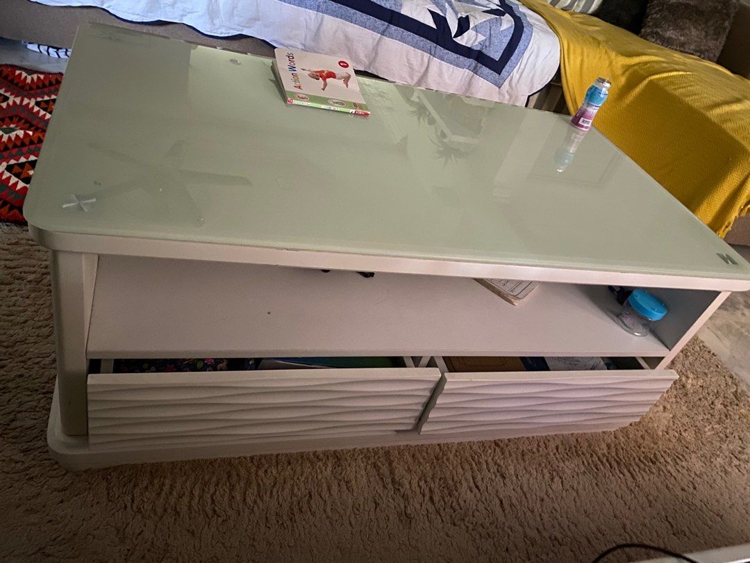 COFFEE TABLE (Category: Tables & Sets) located in Kuala Lumpur. Submitted by aleyaawardrobe (Listing ID 1283962360, Image 3). Description: Top dia kaca & masih cantik.. nak let go nak pindah rumah.. ada 2 drawer sekali di side dia .