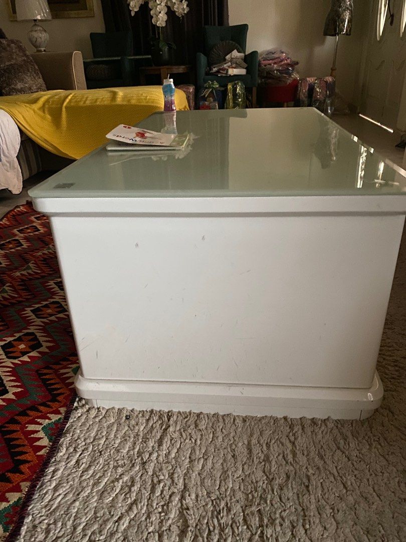 COFFEE TABLE (Category: Tables & Sets) located in Kuala Lumpur. Submitted by aleyaawardrobe (Listing ID 1283962360, Image 2). Description: Top dia kaca & masih cantik.. nak let go nak pindah rumah.. ada 2 drawer sekali di side dia .