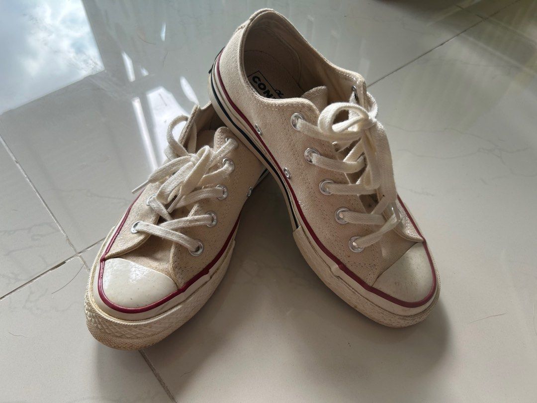 Chuck taylor hotsell low cut