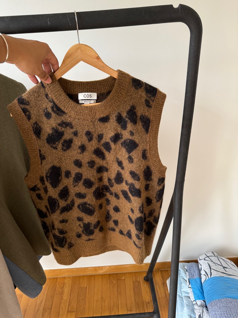 Leopard print sweater vest hot sale