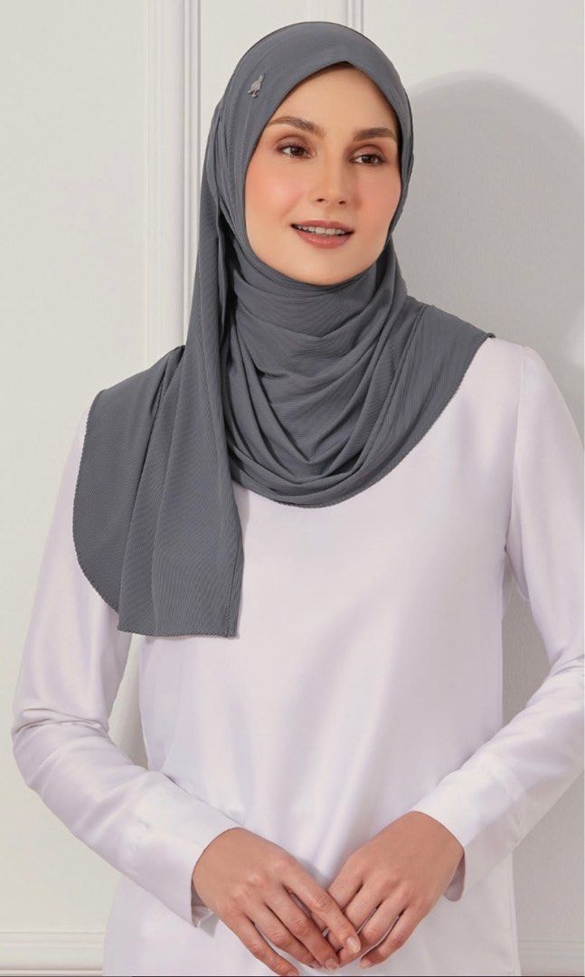 dUCk The Quick Duck with Nanotechnology Instant Shawl in Dolphin