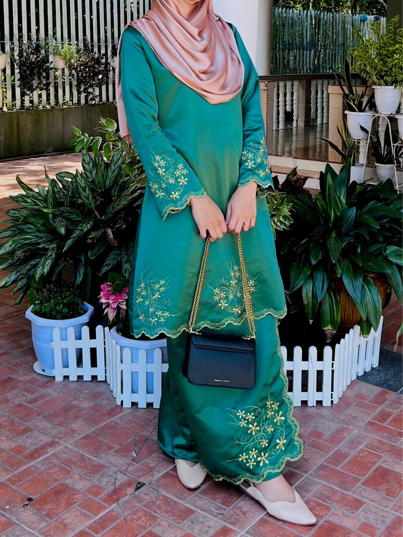 Emerald Green Kurung for Raya Events Size S Women s Fashion