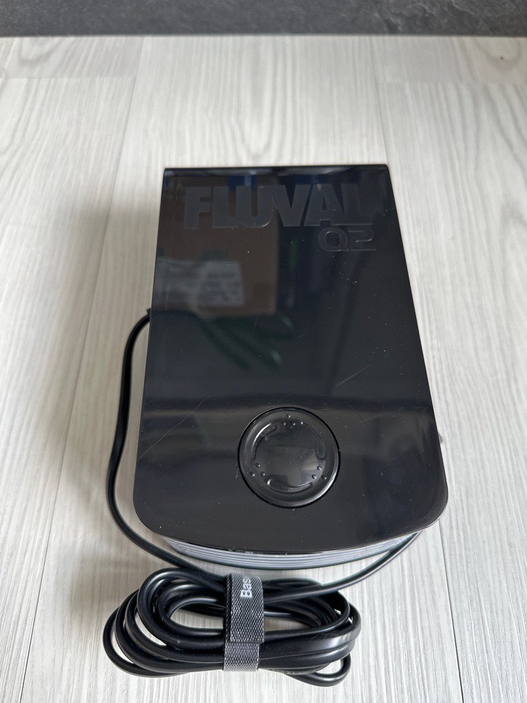 Fluval Air Pump Q2, Pet Supplies, Homes & Other Pet Accessories on