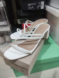 Geulia White Strappy Sandals Heels