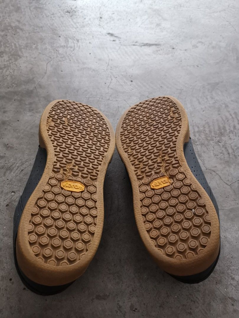 Giro jacket hot sale mtb shoes