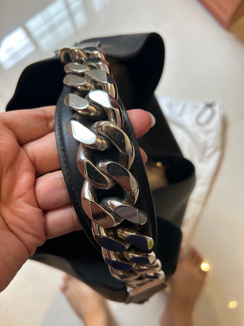 Givenchy infinity hotsell chain bag
