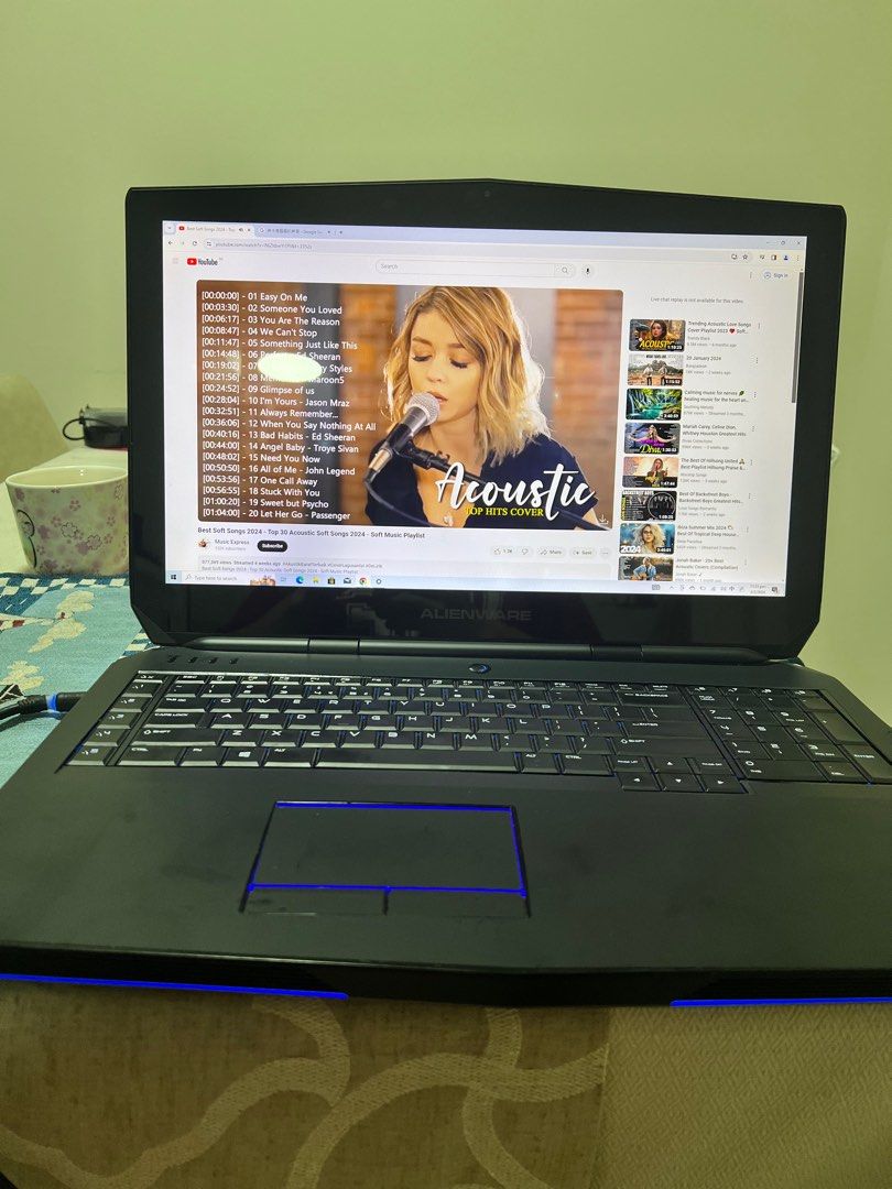 Alienware hotsell touchscreen laptop