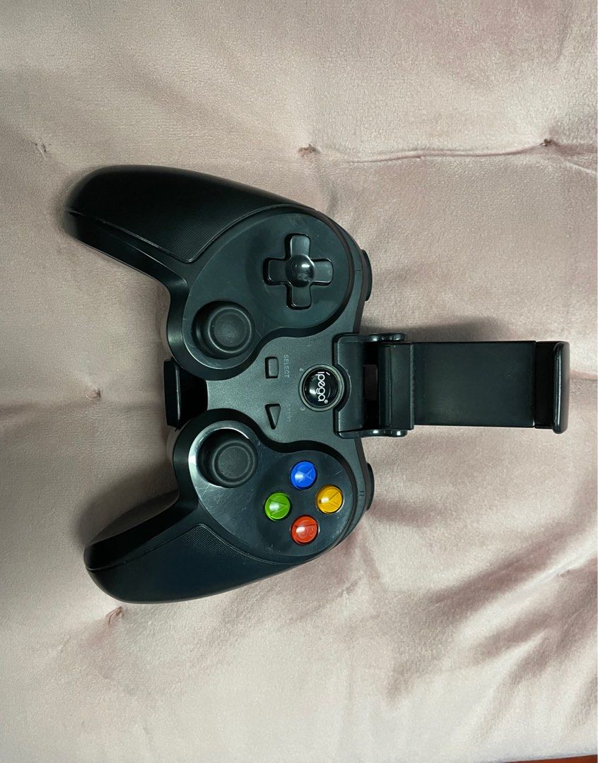 IPEGA Wireless Controller (Category: Controllers) located in Manila. Submitted by ohmybibe (Listing ID 1284145034, Image 3). Description: Ipega Wireless Controller (With Smart Phone Stand, User Manual, and Micro USB Cable) Complete with Box RFS: Di na nagagamit .