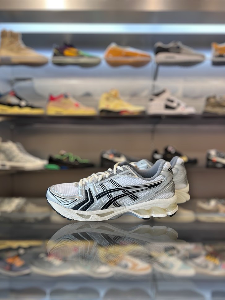 Asics outlet clearance store san marcos