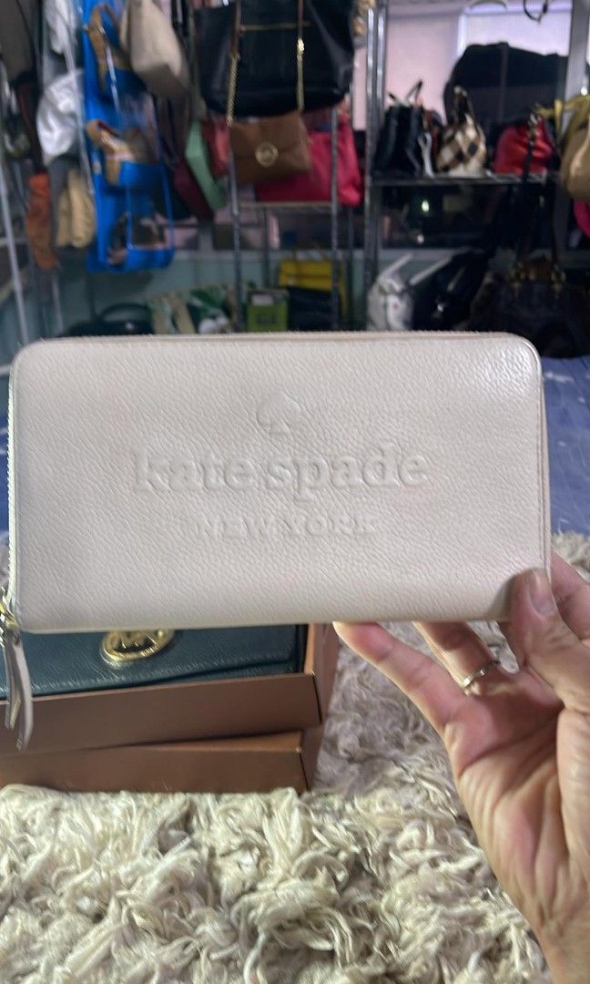 Kate Spade Ella Large Continental Wallet (Category: Luxury Bags & Wallets) located in Dagupan City. Submitted by japanorigitems (Listing ID 1281648239, Image 1). Description: Kate Spade Ella Large Continental Wallet like new condition.