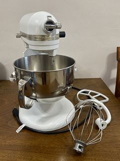 KitchenAid 6QT (5.7L) Artisan Stand Mixer 220 V (with Nylon Coated Flat Beater, Nylon Coated C-Dough Hook, and 6-Wire Whisk for baking)