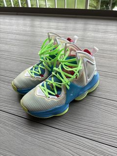 Lebron shoes singapore outlet