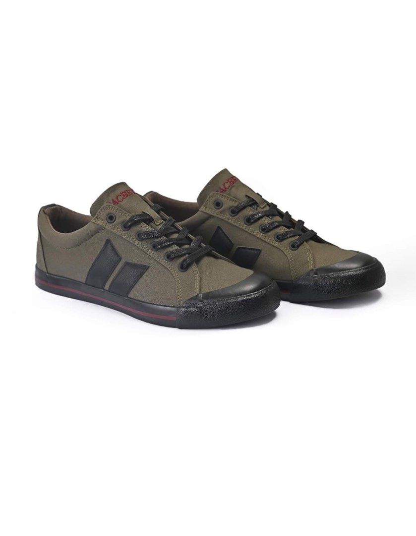 MACBETH ELIOT BEST SELLER Men s Fashion Footwear Sneakers on Carousell