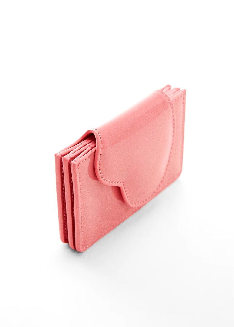 Mango MNG Patent Leather Card Holder (Category: Wallets & Card holders) located in Davao. Submitted by BellesFabFinds (Listing ID 1281614170, Image 3). Description: ‼️LAST PRICE POSTED ‼️ 📍Davao Extra. Didnt realized I ordered 2 of this. Super pretty in person. Bought from the Mango official website for P995. .