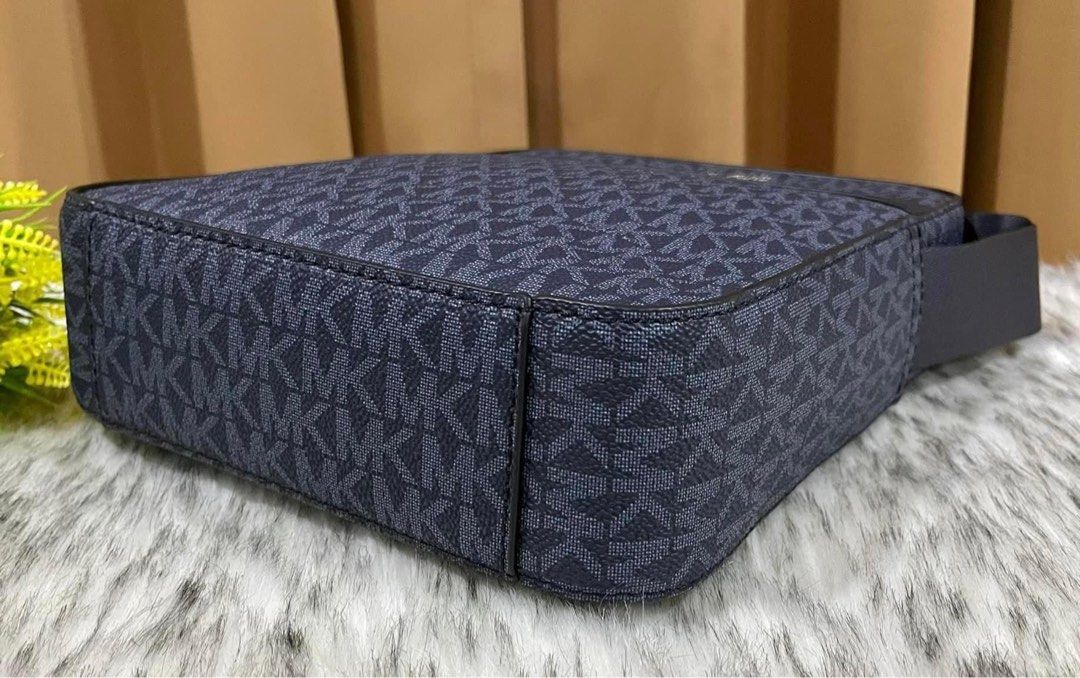 MICHAEL KORS COOPER ADMIRAL BLUE (Category: Sling Bags) located in Cavite. Submitted by zionmart.2024 (Listing ID 1284078099, Image 3). Description: 🔖MK COOPER CROSSBODY 📍INCLUSIONS - PRICETAG - CARECARD .