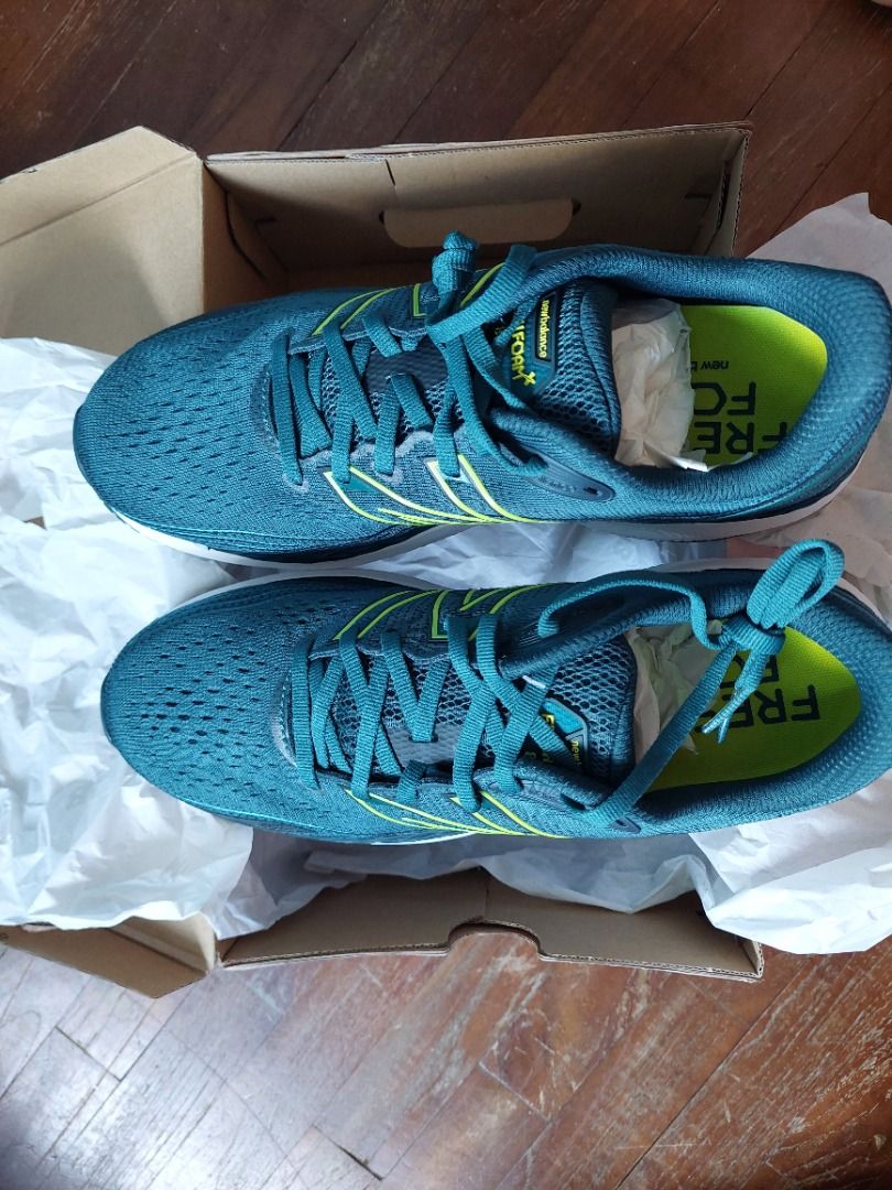 White new balance walking shoes outlet