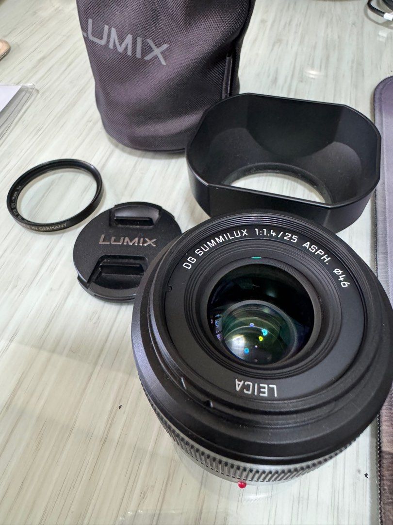 Panasonic Leica DG Summilux 25mm f/1.4 ASPH. (H-X025) Lens