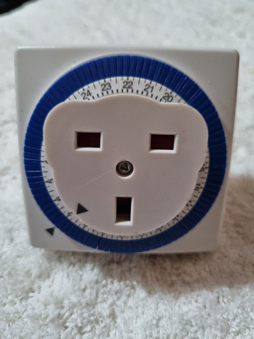 Plug in Timer Socket (Category: Electrical, Adaptors & Sockets) located in Paombong. Submitted by sweetdeals0181656 (Listing ID 1283970912, Image 1). Description: .