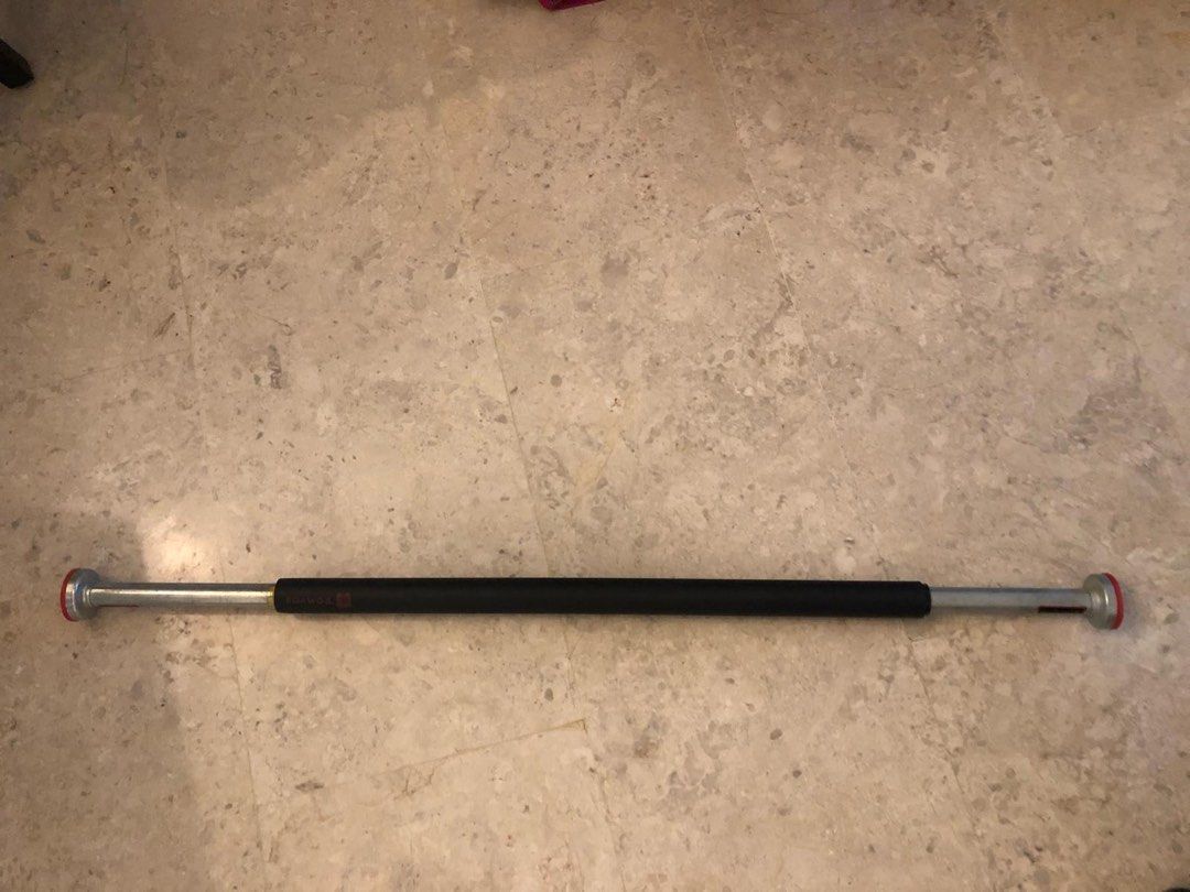 Pull-up bar (Category: Other Sports Equipment and Supplies) located in Singapore. Submitted by jsid_car (Listing ID 1284094658, Image 1). Description: .