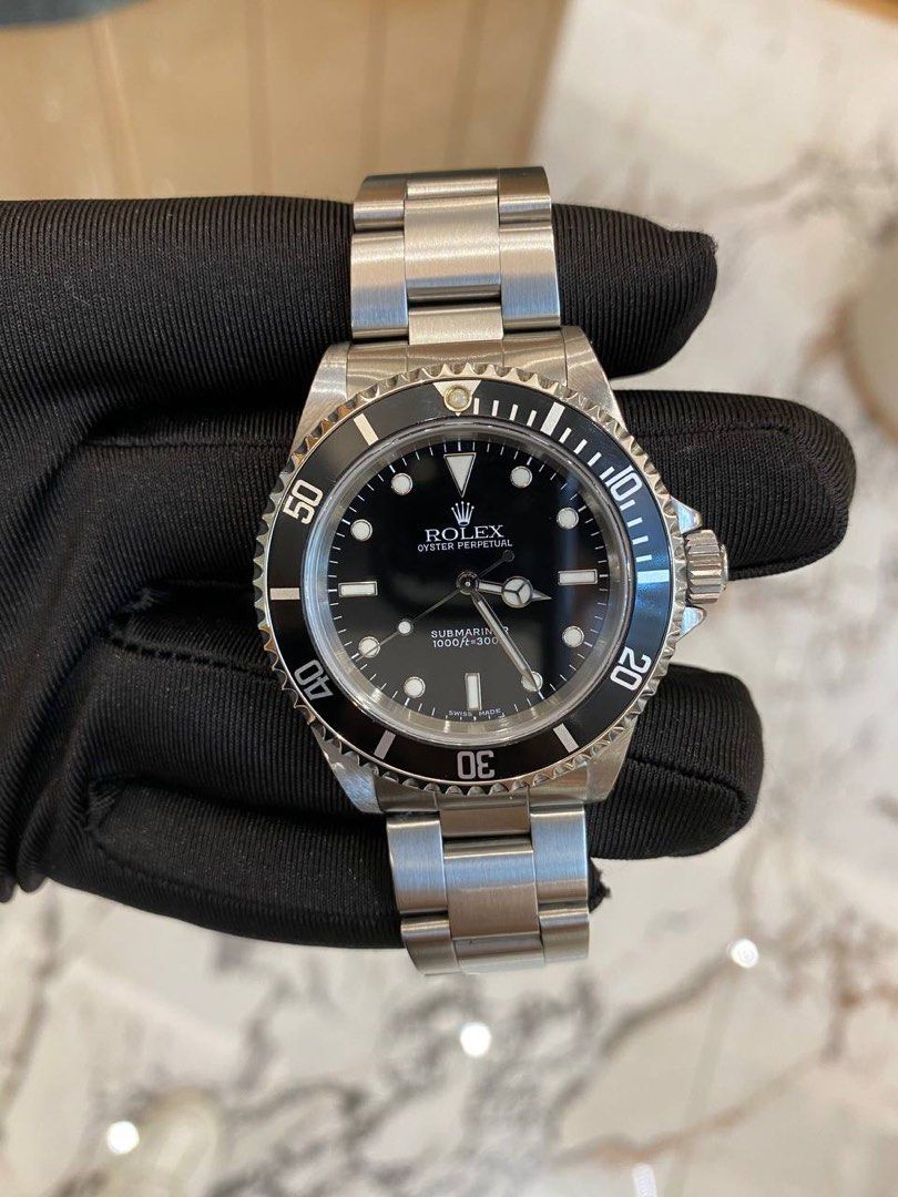 NEW YEAR SALE ROLEX OYSTER PERPETUAL SUBMARINER REF 14060 40MM
