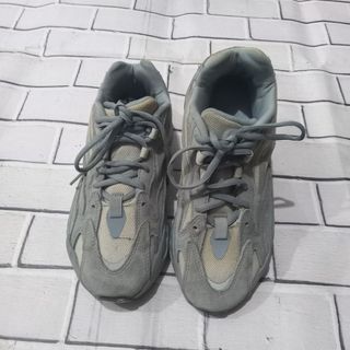 Adidas yeezy 700 deals harga