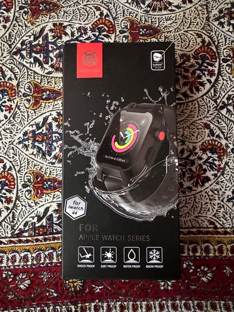 Shellbox Apple Watch Casing (Category: Cases & Sleeves) located in Singapore. Submitted by armafangelus (Listing ID 1284044362, Image 1). Description: Shellbox Apple Watch Casing.