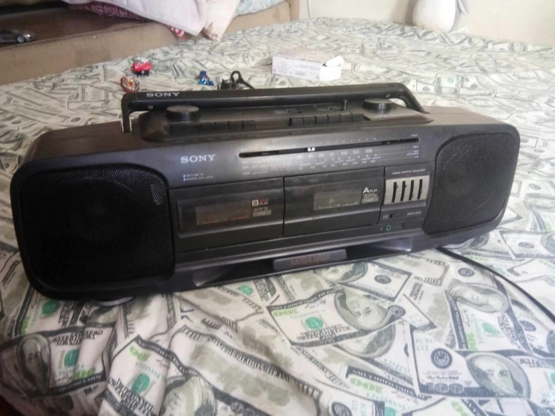Sony CFS-DW34S Radio (Category: Portable Music Players) located in Manila. Submitted by maybonifacio (Listing ID 1284031737, Image 2). Description: Sony CFS-DW34S Radio Pandacan , working FM AM not working Tape player 0938-555-9206.