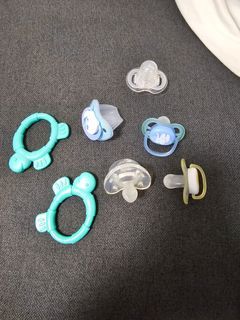 SUPER SALE! Avent and Chicco Pacifiers, with FREE Teethers