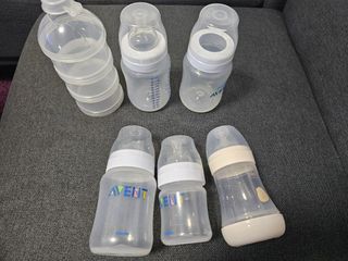 SUPER SALE! For Take All - 4 Avent Milk Bottles and 1 Chicco Milk Bottles with FREE powdered milk container