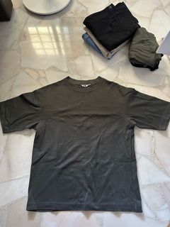 (Category: ) located in . Submitted by hypebeaststiff (Listing ID 1284010581, Image 1). Description: .