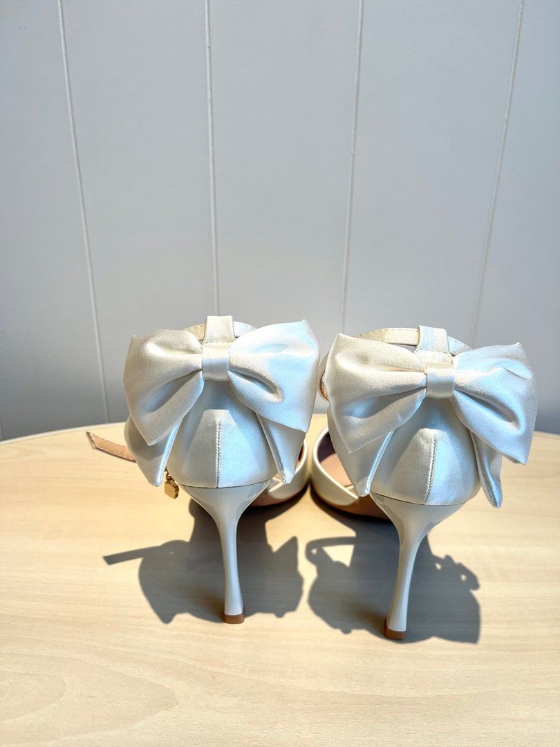 White bridal shoes with bow hotsell